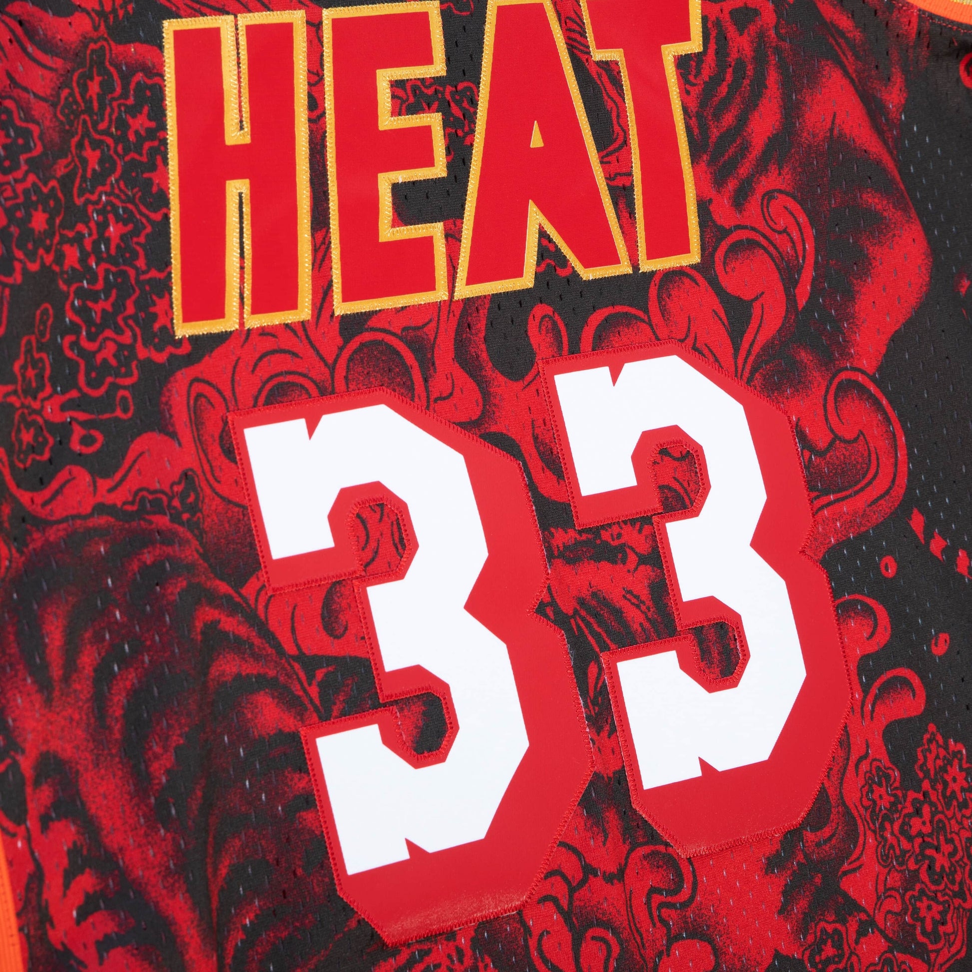Mitchell & Ness : Asian Heritage Swingman Alonzo Mourning Miami Heat 1996-97 Jersey